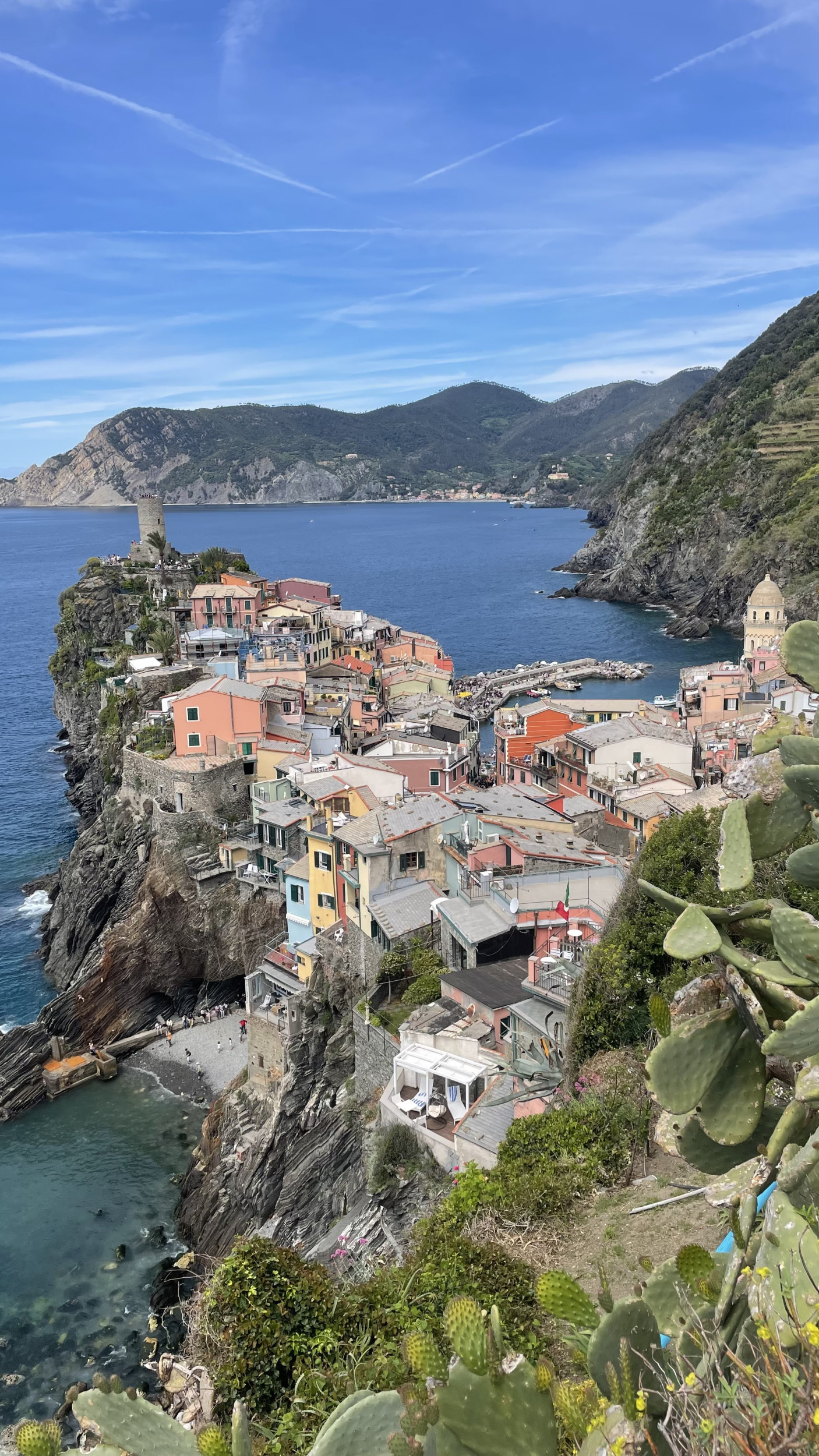 Vernazza - au loin Monterosso